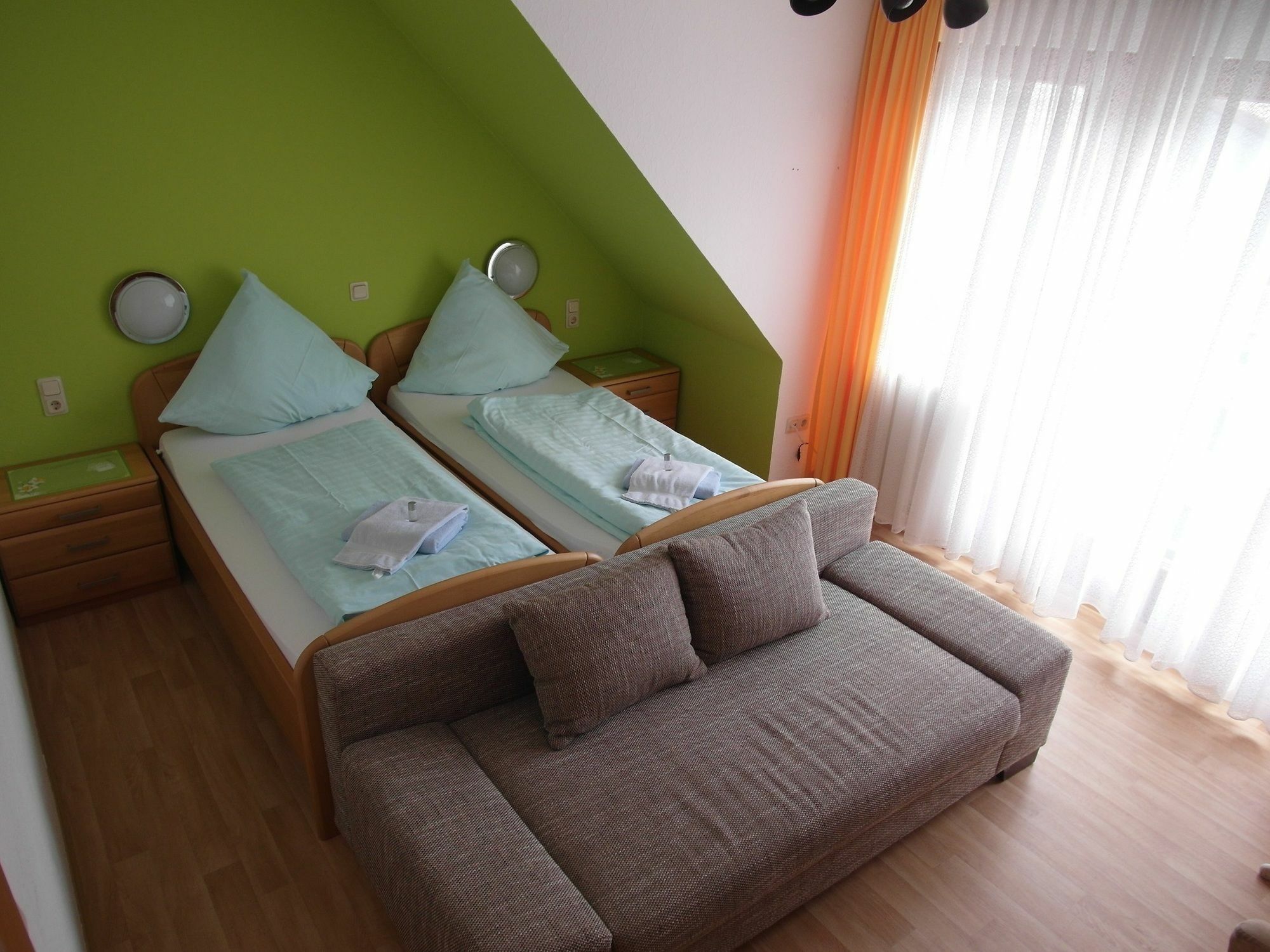 Hotel Zum Weissen Kreuz Altenahr Esterno foto